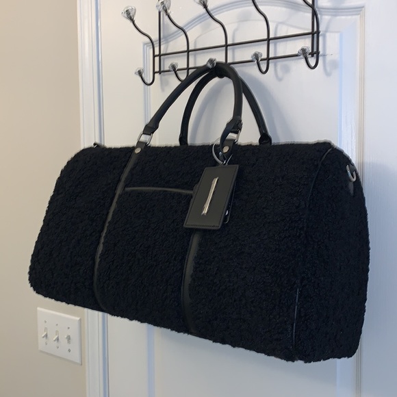 Steve Madden Black Sherpa Duffle Travel Bag - Picture 4 of 17